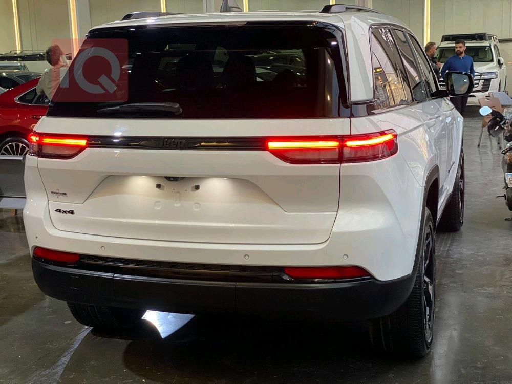 جيب جراند شيروكي